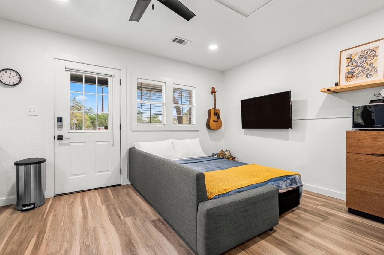 New! The Yellow Door- Downtown Wimberley W/ River Access Exterior foto